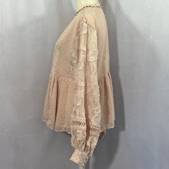 Gorgeous ALLISON New York Floral Embroidered Blouse in Blush Size Medium - Picture 8 of 12